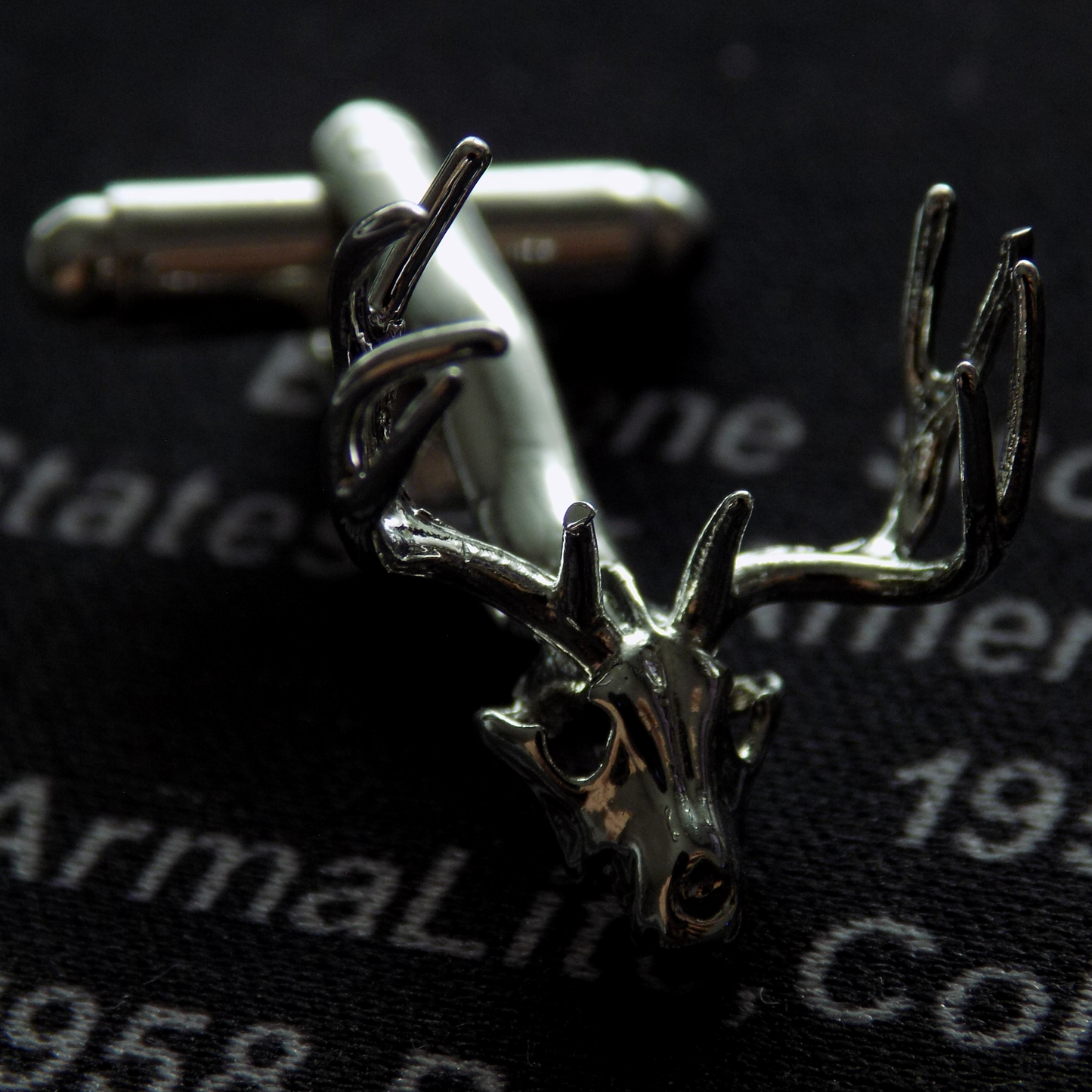 BESHTIYA Wendigo Skull Cufflinks